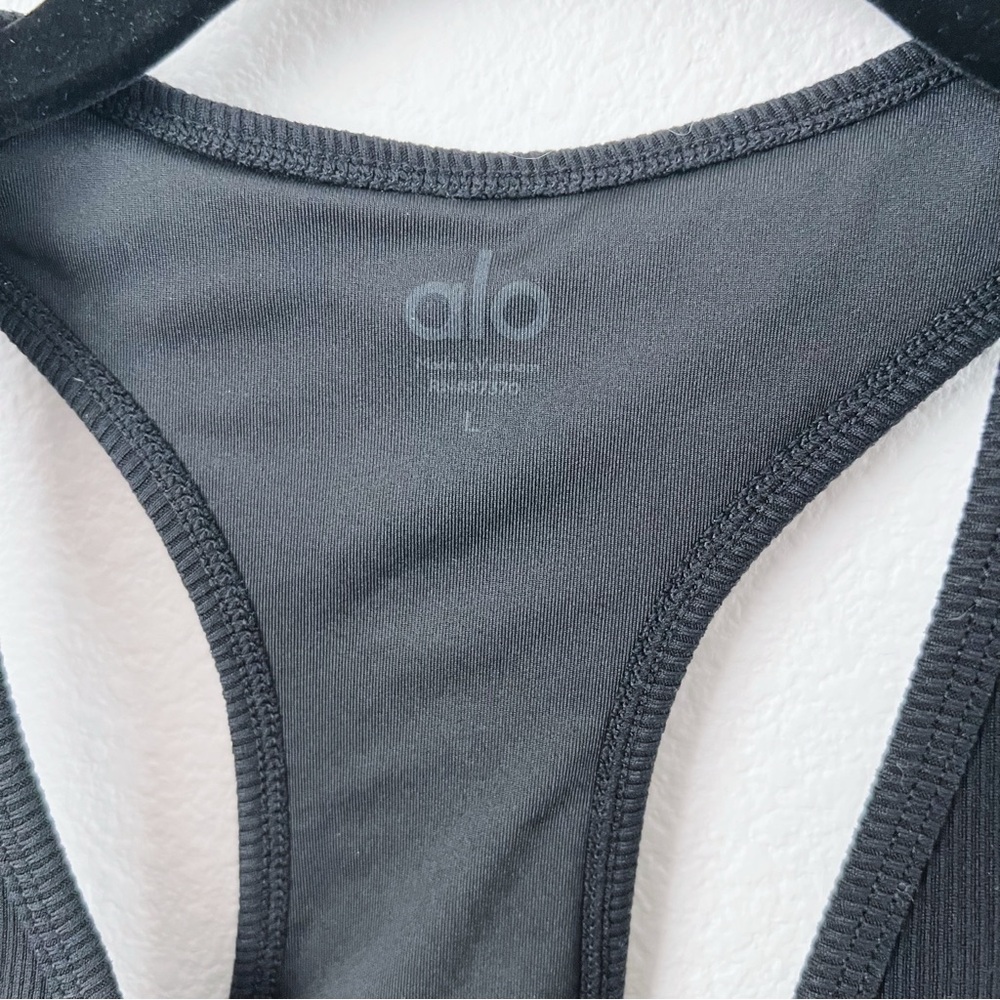 Alo Goddess Ribbed Cropped Tank - Picture 4 of 5